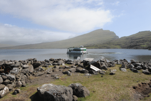 Bootexcursie op Sørvágsvatn